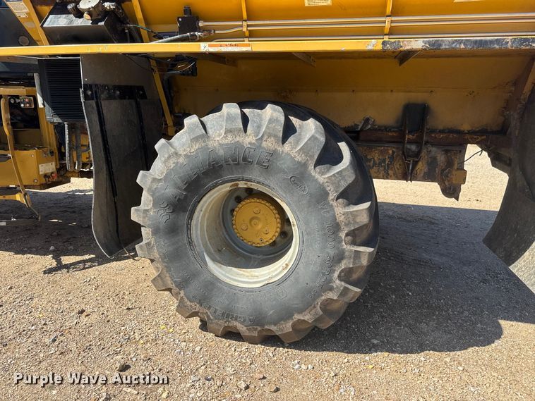 image for item ET1667 1992 TerraGator 8203 spreader