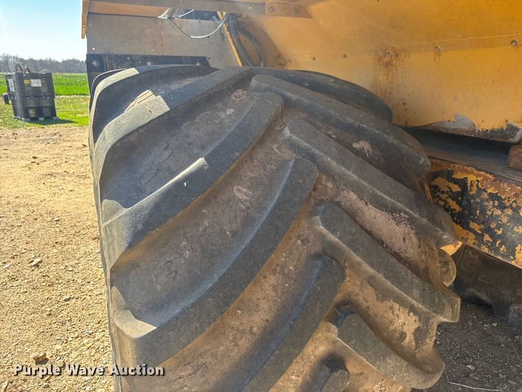 image for item ET1667 1992 TerraGator 8203 spreader