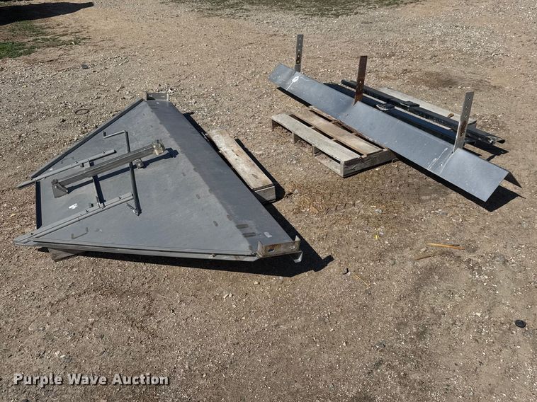 image for item ET1667 1992 TerraGator 8203 spreader