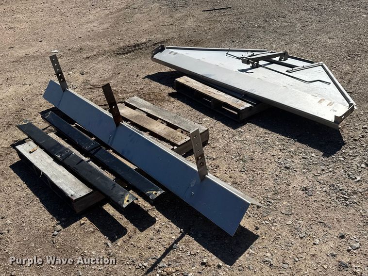 image for item ET1667 1992 TerraGator 8203 spreader