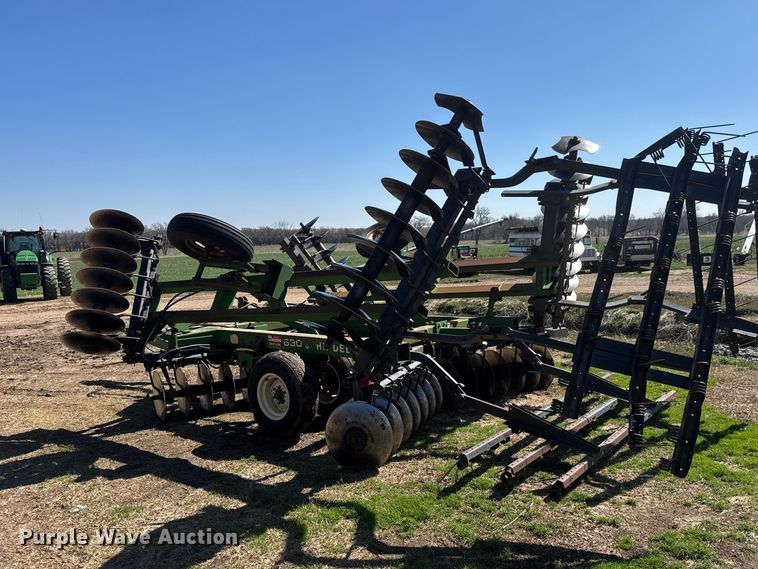 image for item ET1674 John Deere 630 tandem disk