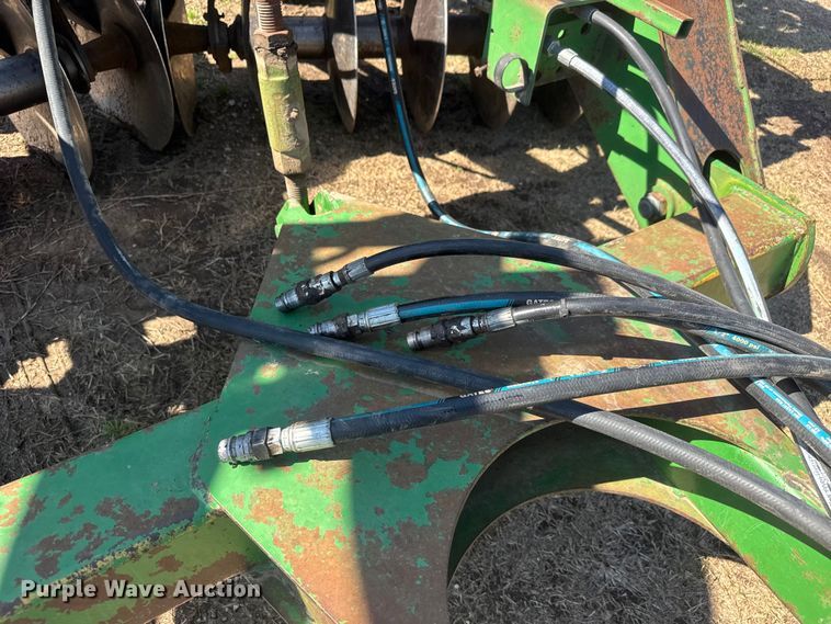 image for item ET1674 John Deere 630 tandem disk