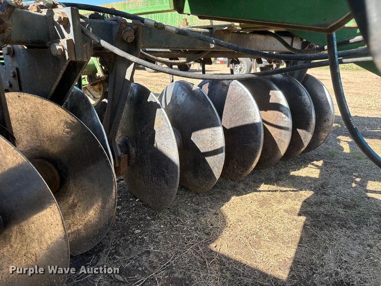image for item ET1674 John Deere 630 tandem disk