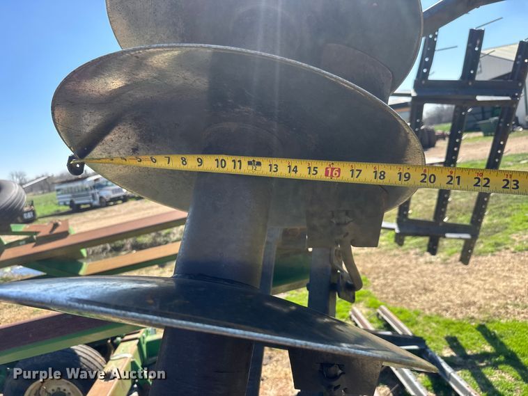 image for item ET1674 John Deere 630 tandem disk