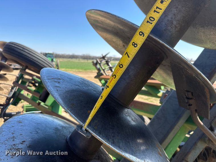 image for item ET1674 John Deere 630 tandem disk