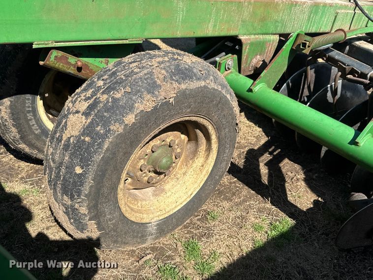 image for item ET1674 John Deere 630 tandem disk