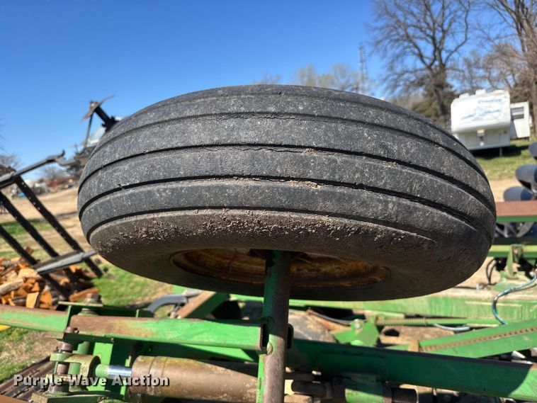 image for item ET1674 John Deere 630 tandem disk