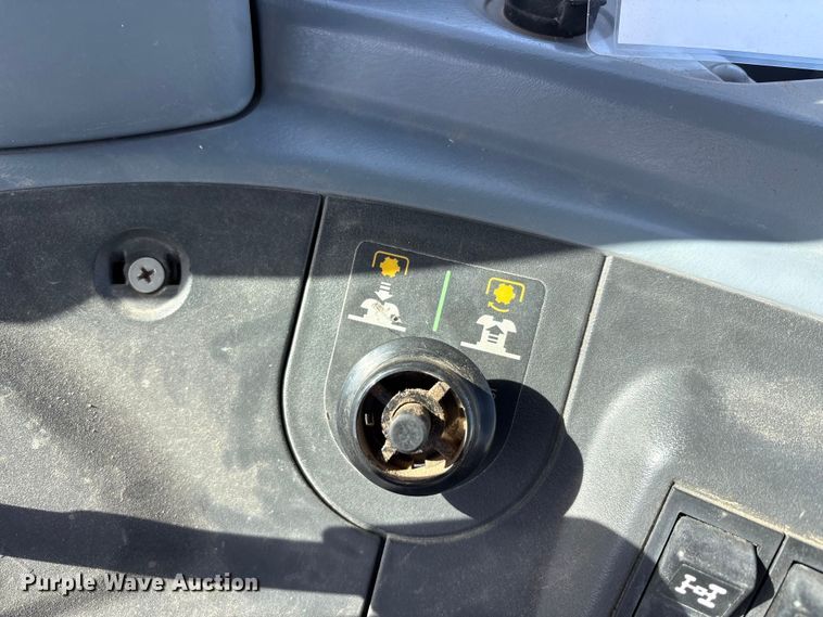 image for item EU0346 LS Mtron P100CA MFWD tractor