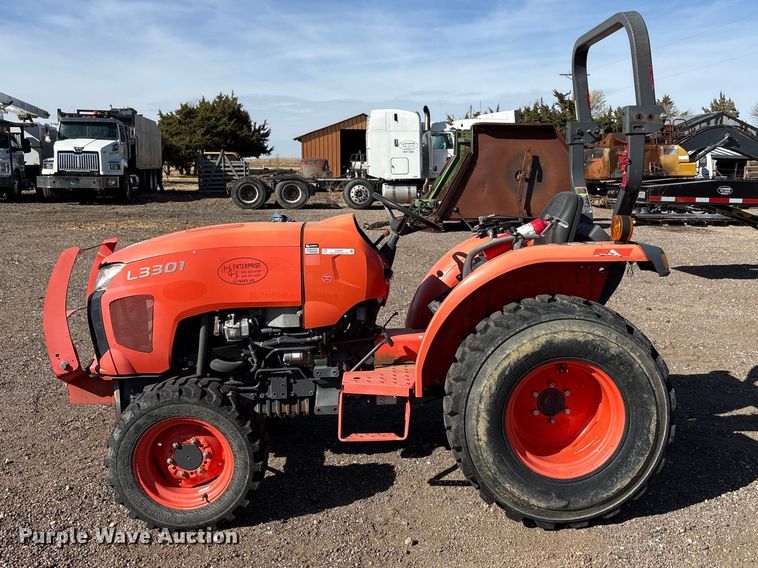 image for item EU0383 Kubota L3301D tractor