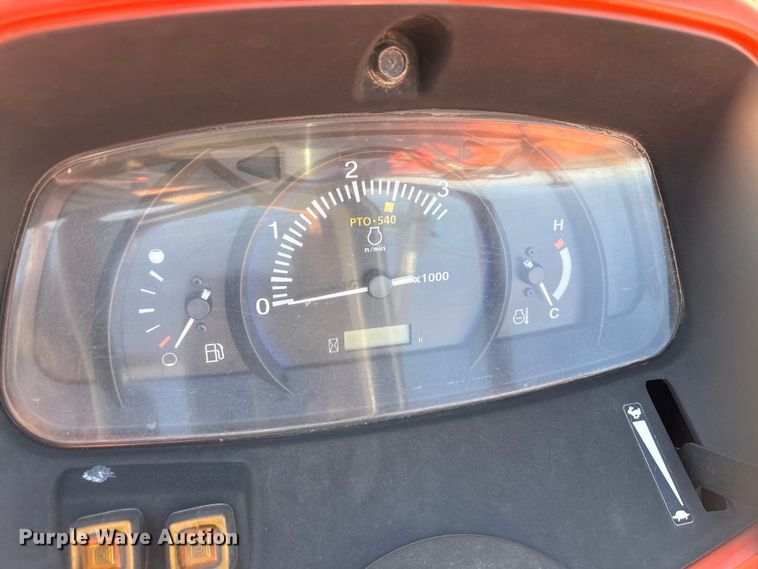 image for item EU0383 Kubota L3301D tractor