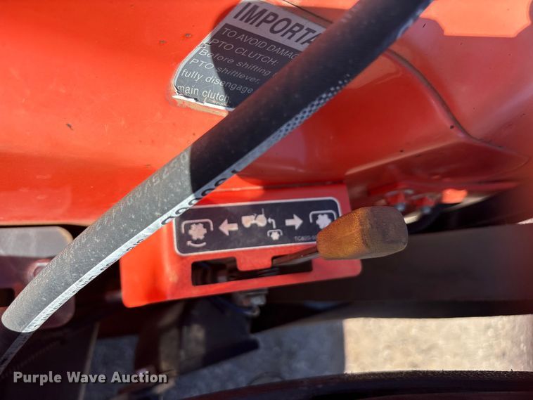 image for item EU0383 Kubota L3301D tractor