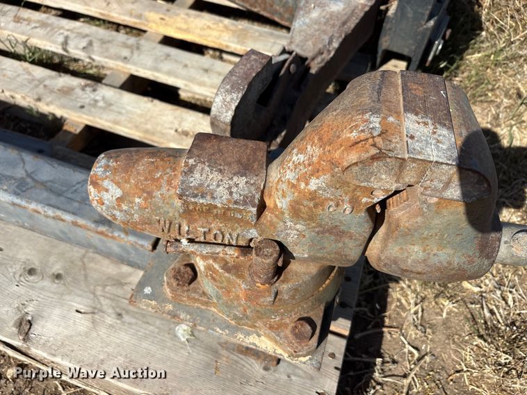 image for item EU0413 Tractor attachments