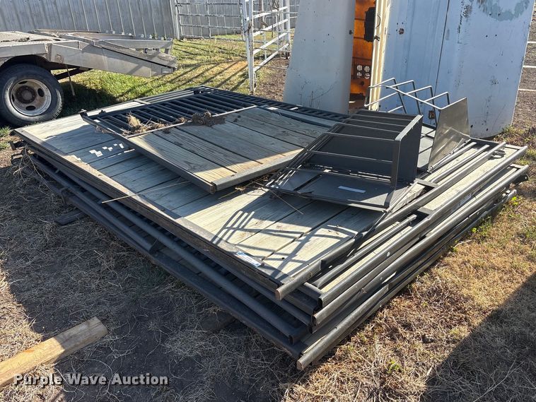 image for item EU0422 Horse stall panels