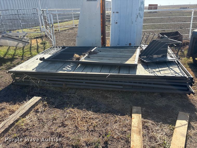 image for item EU0422 Horse stall panels