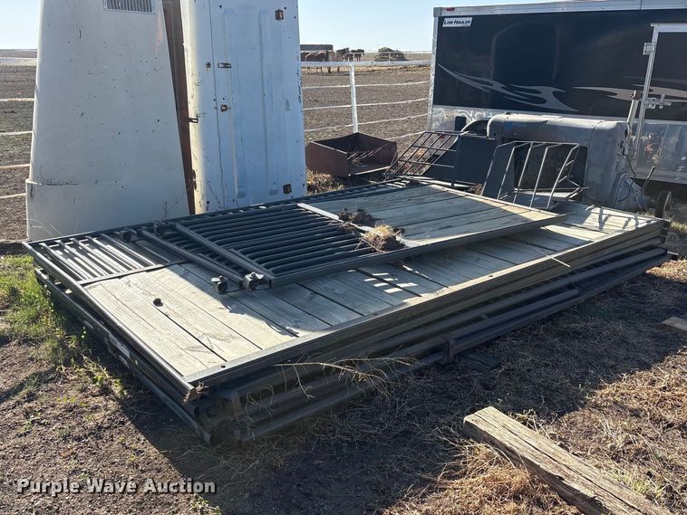 image for item EU0422 Horse stall panels