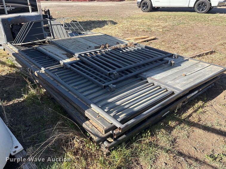 image for item EU0422 Horse stall panels