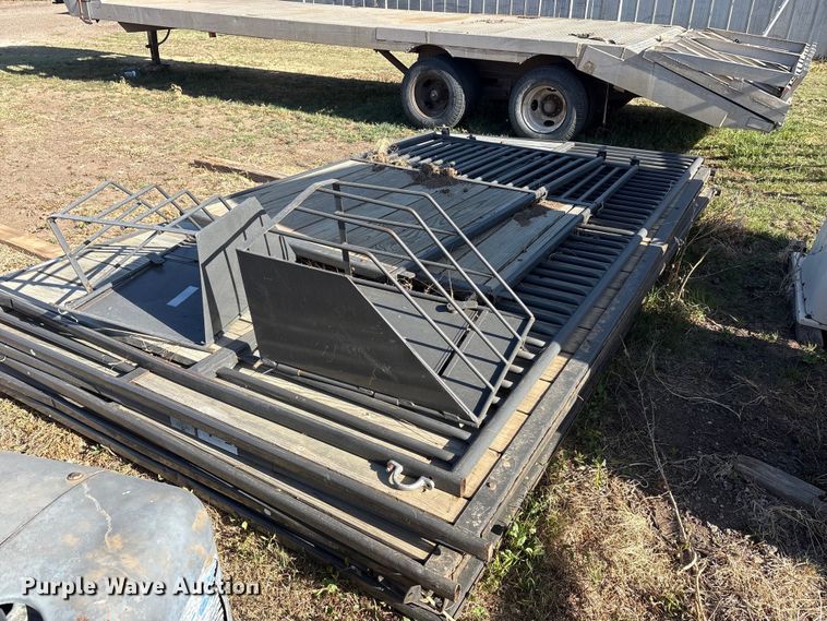 image for item EU0422 Horse stall panels
