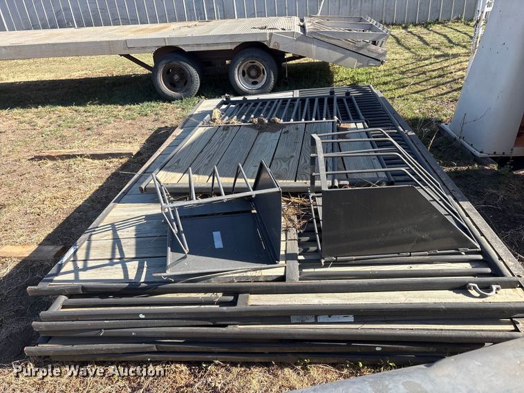 image for item EU0422 Horse stall panels