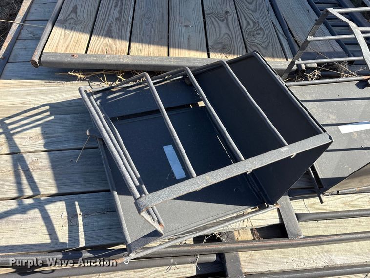 image for item EU0422 Horse stall panels