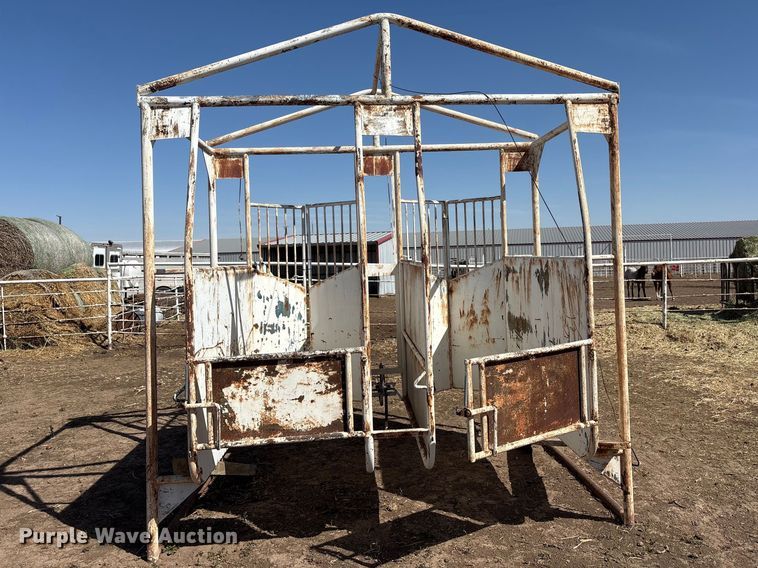 image for item EU0427 Horse racing stalls 