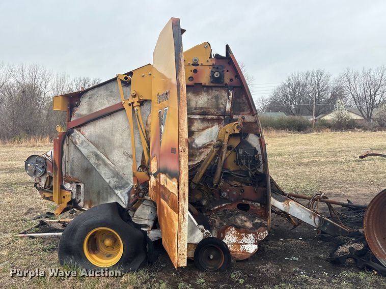 image for item EV2796 Vermeer round baler