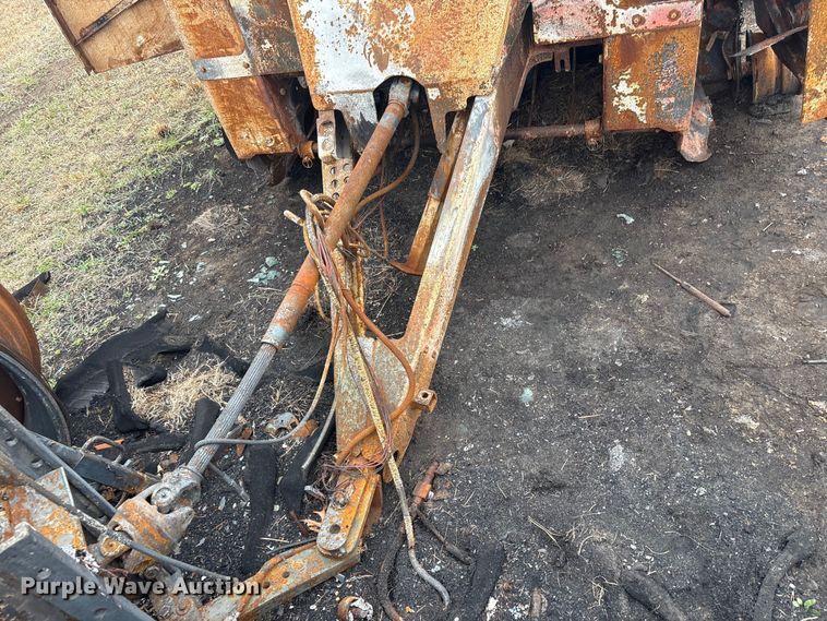 image for item EV2796 Vermeer round baler