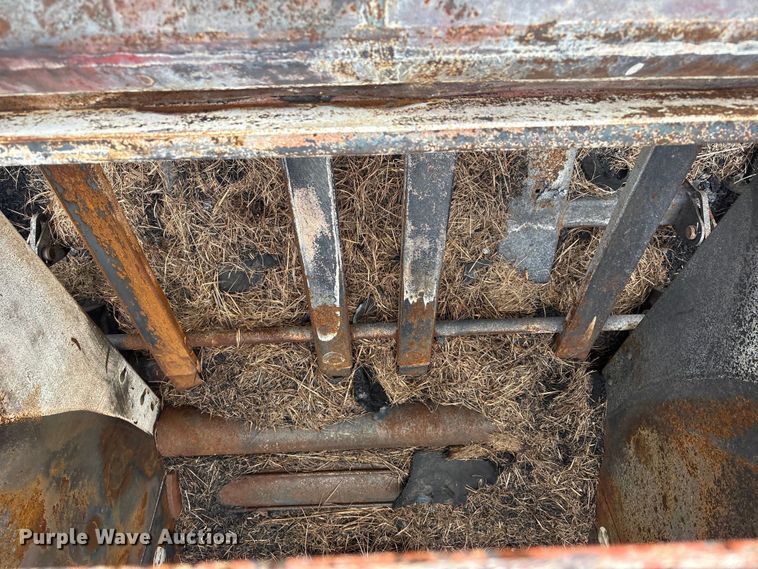 image for item EV2796 Vermeer round baler