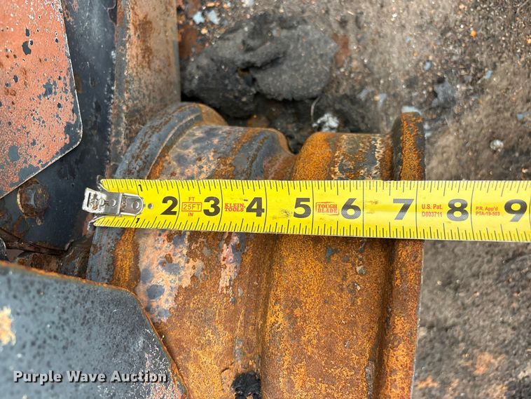 image for item EV2796 Vermeer round baler