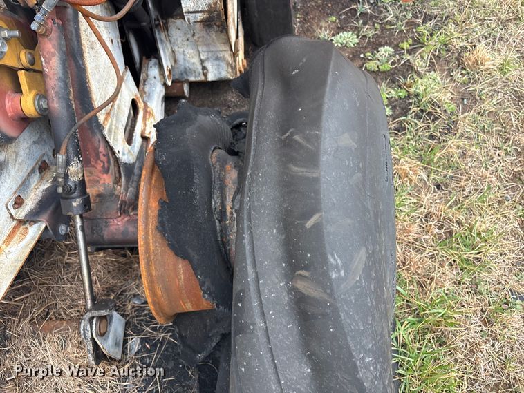 image for item EV2796 Vermeer round baler