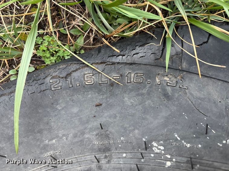 image for item EV2796 Vermeer round baler