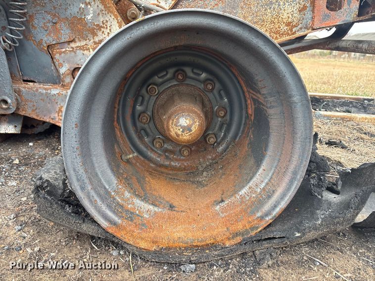 image for item EV2796 Vermeer round baler