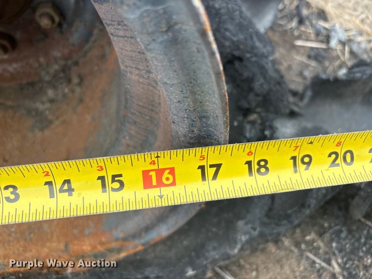 image for item EV2796 Vermeer round baler