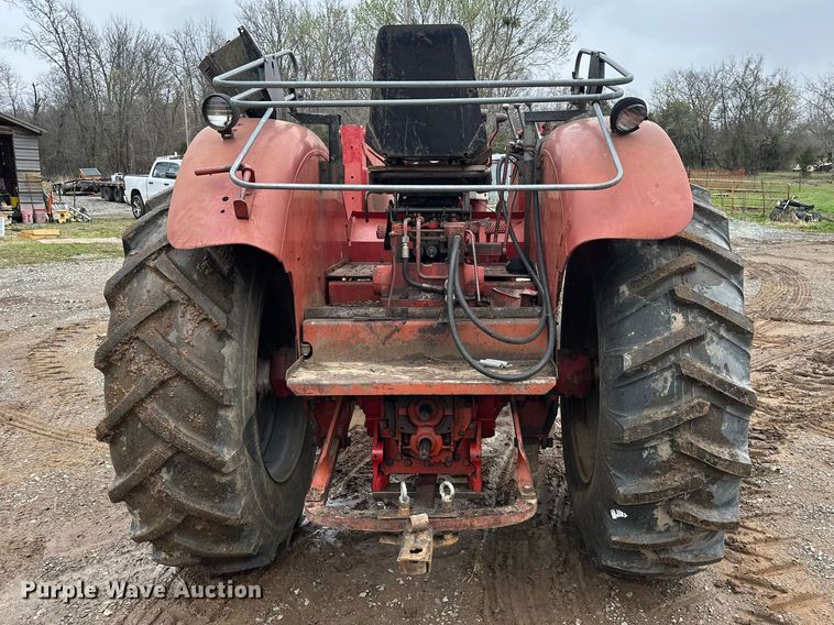 image for item EV2835 1967 International 806 tractor