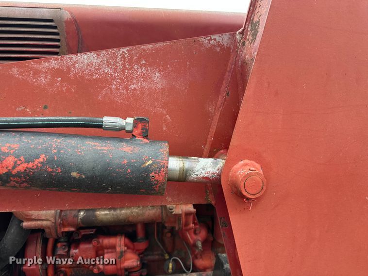 image for item EV2835 1967 International 806 tractor