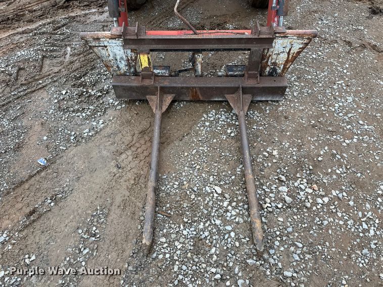 image for item EV2835 1967 International 806 tractor