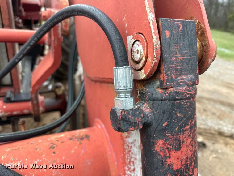 image for item EV2835 1967 International 806 tractor