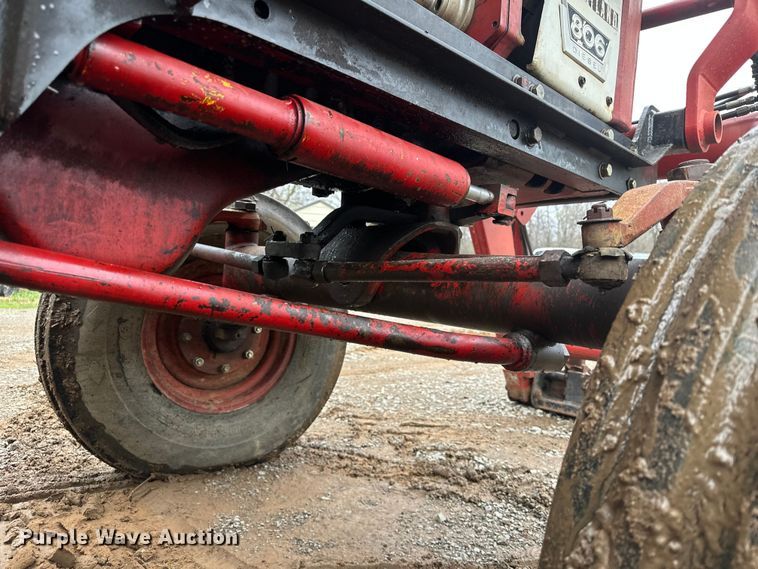 image for item EV2835 1967 International 806 tractor