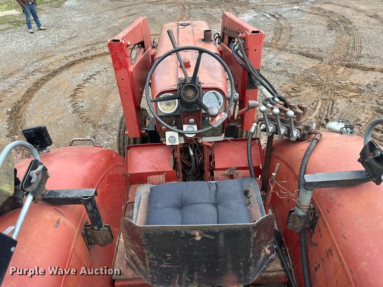 image for item EV2835 1967 International 806 tractor