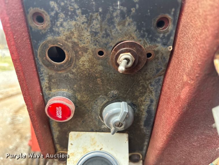 image for item EV2835 1967 International 806 tractor