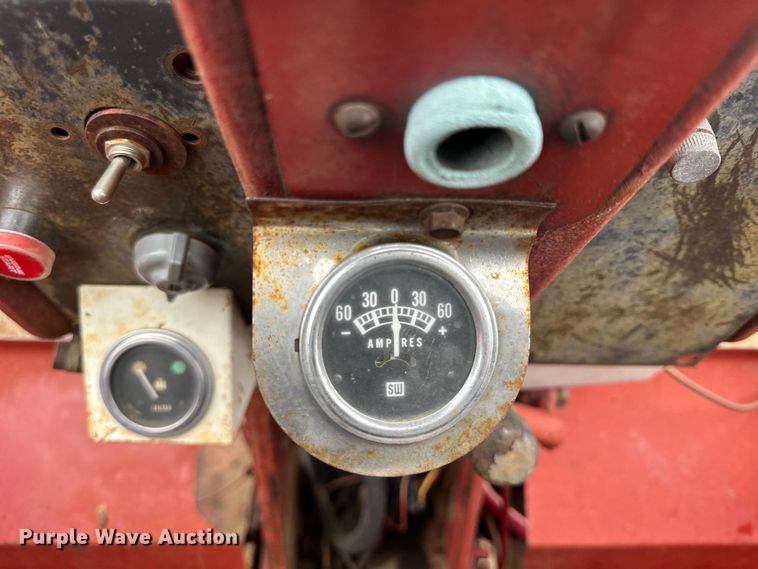 image for item EV2835 1967 International 806 tractor