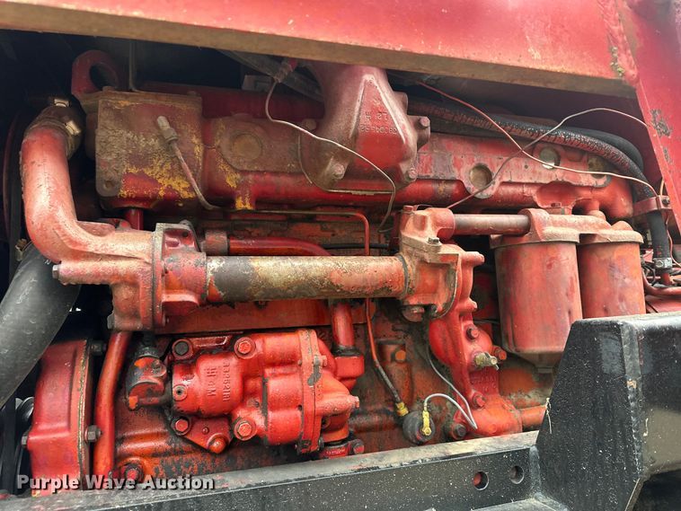 image for item EV2835 1967 International 806 tractor