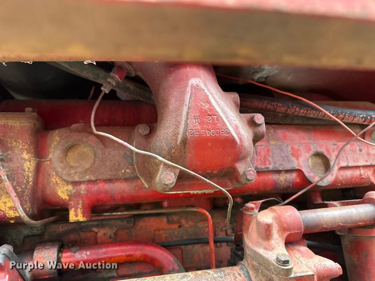 image for item EV2835 1967 International 806 tractor