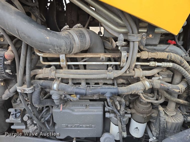 image for item EV5555 2012 Challenger MT655D MFWD tractor