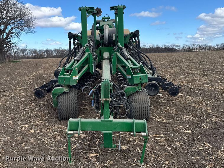 image for item FB0945 2015 Great Plains YP-1225A planter