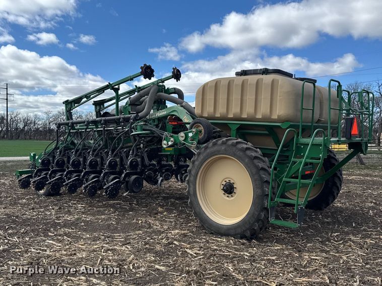 image for item FB0945 2015 Great Plains YP-1225A planter