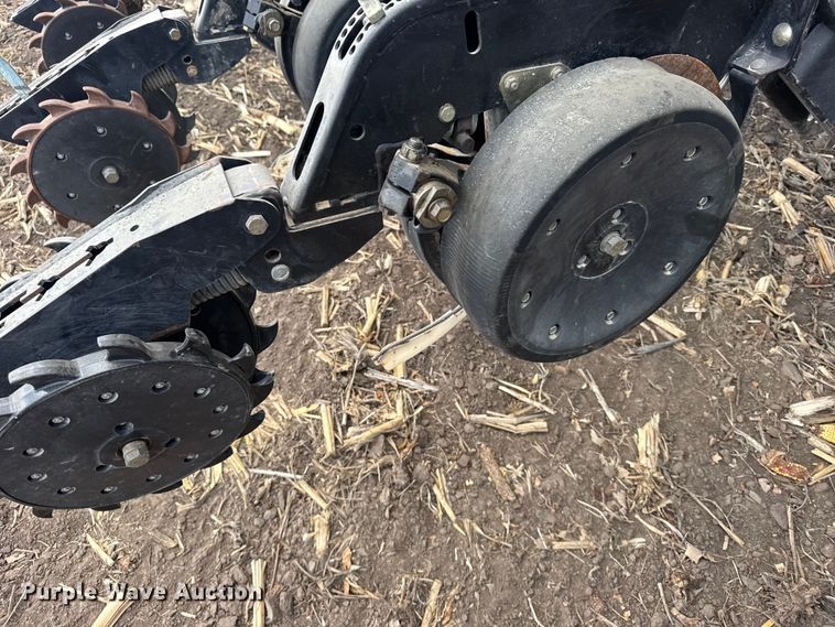 image for item FB0945 2015 Great Plains YP-1225A planter