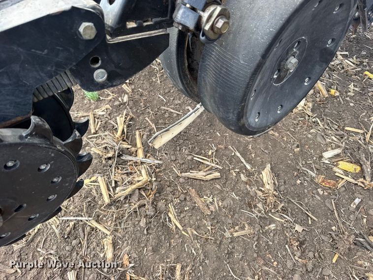 image for item FB0945 2015 Great Plains YP-1225A planter