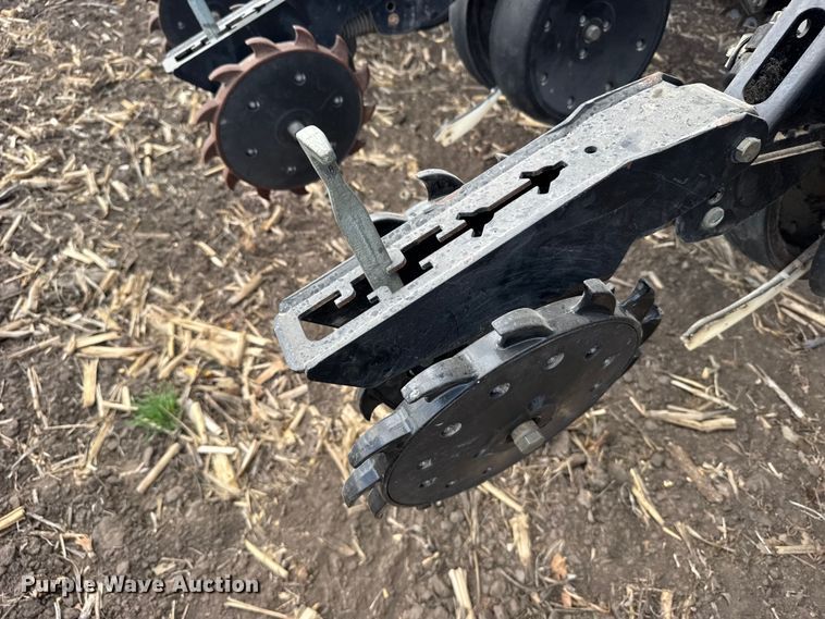 image for item FB0945 2015 Great Plains YP-1225A planter