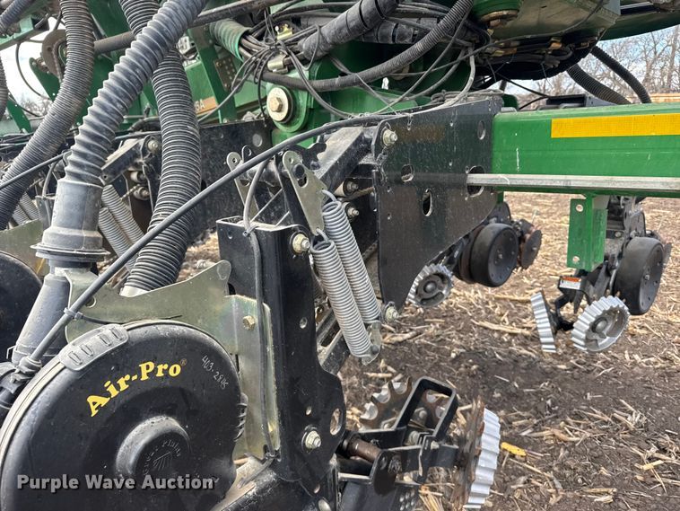 image for item FB0945 2015 Great Plains YP-1225A planter