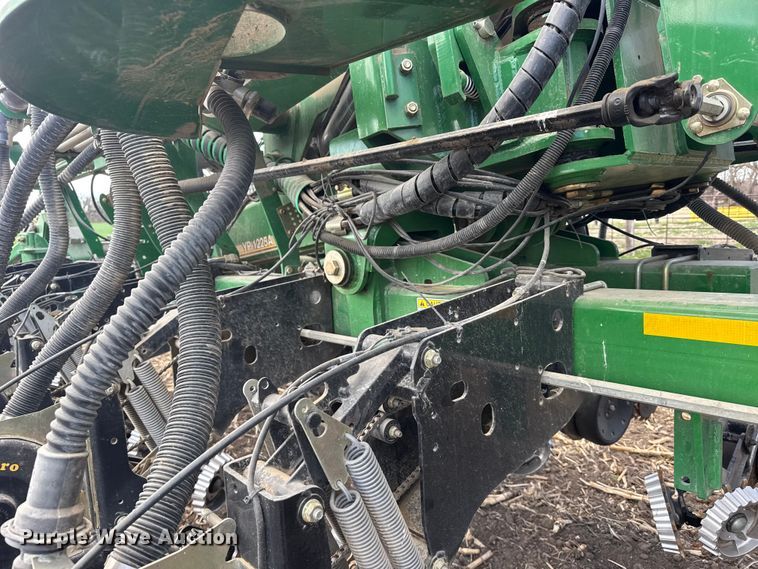 image for item FB0945 2015 Great Plains YP-1225A planter